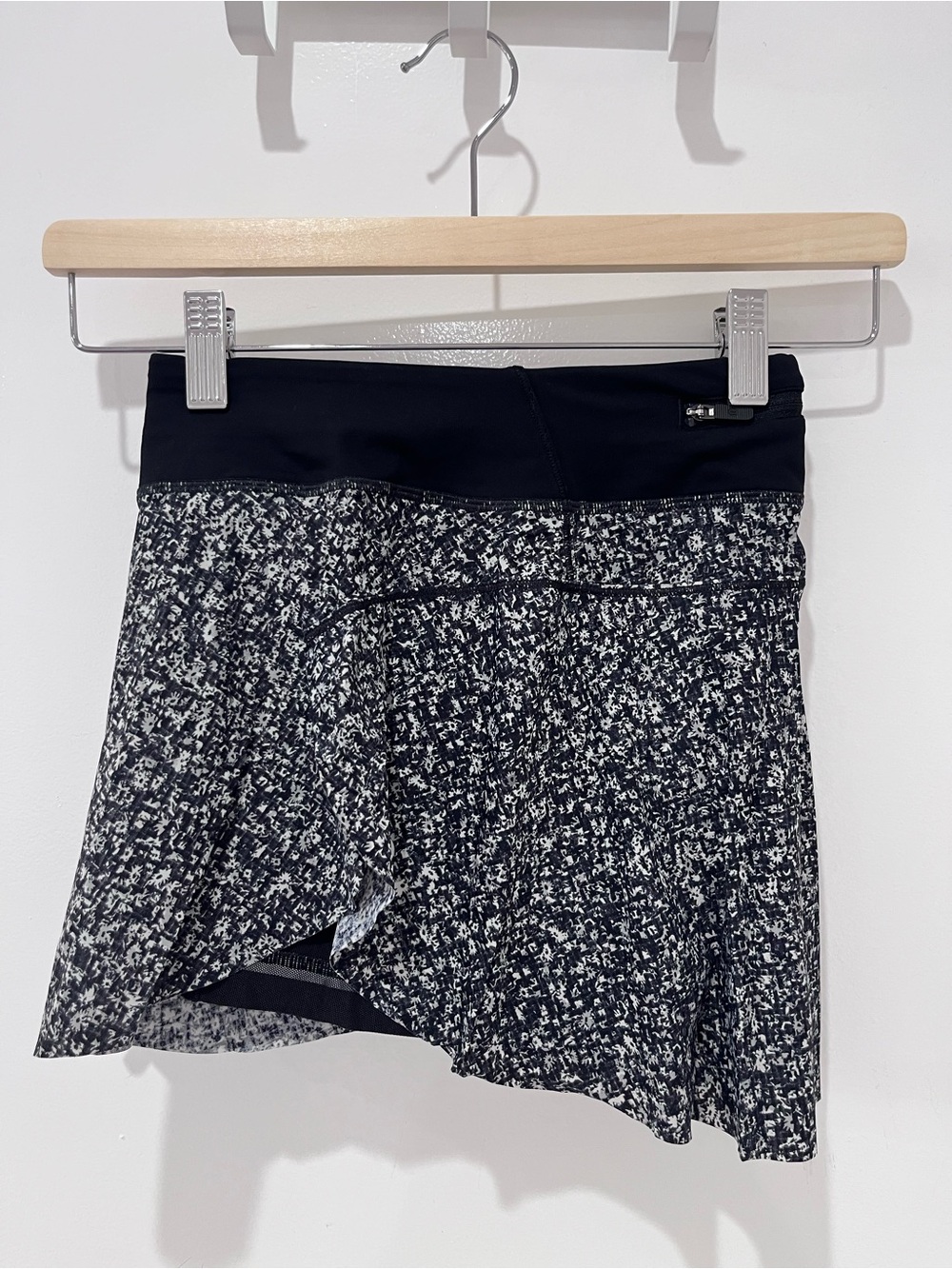 lululemon Quick Pace Skirt 13”